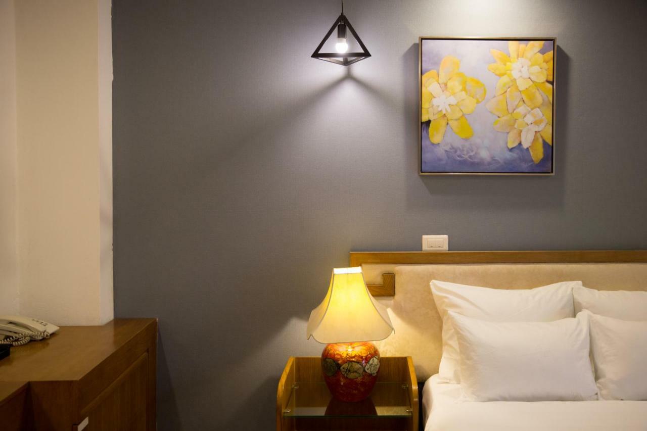 Aquamarine Hotel & Travel Hanoi Buitenkant foto